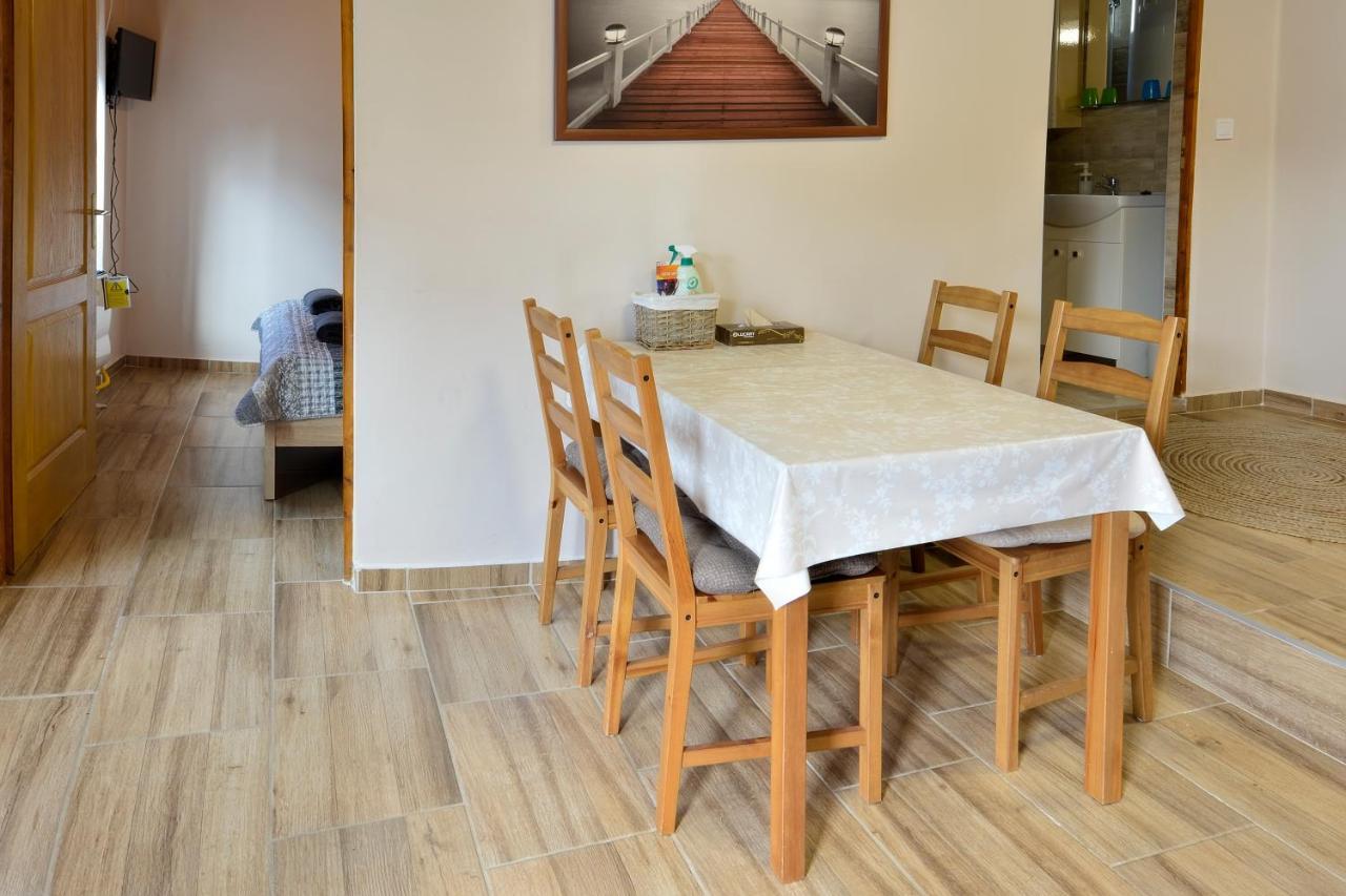 Demetrovics Udvarhaz Eger Luaran gambar