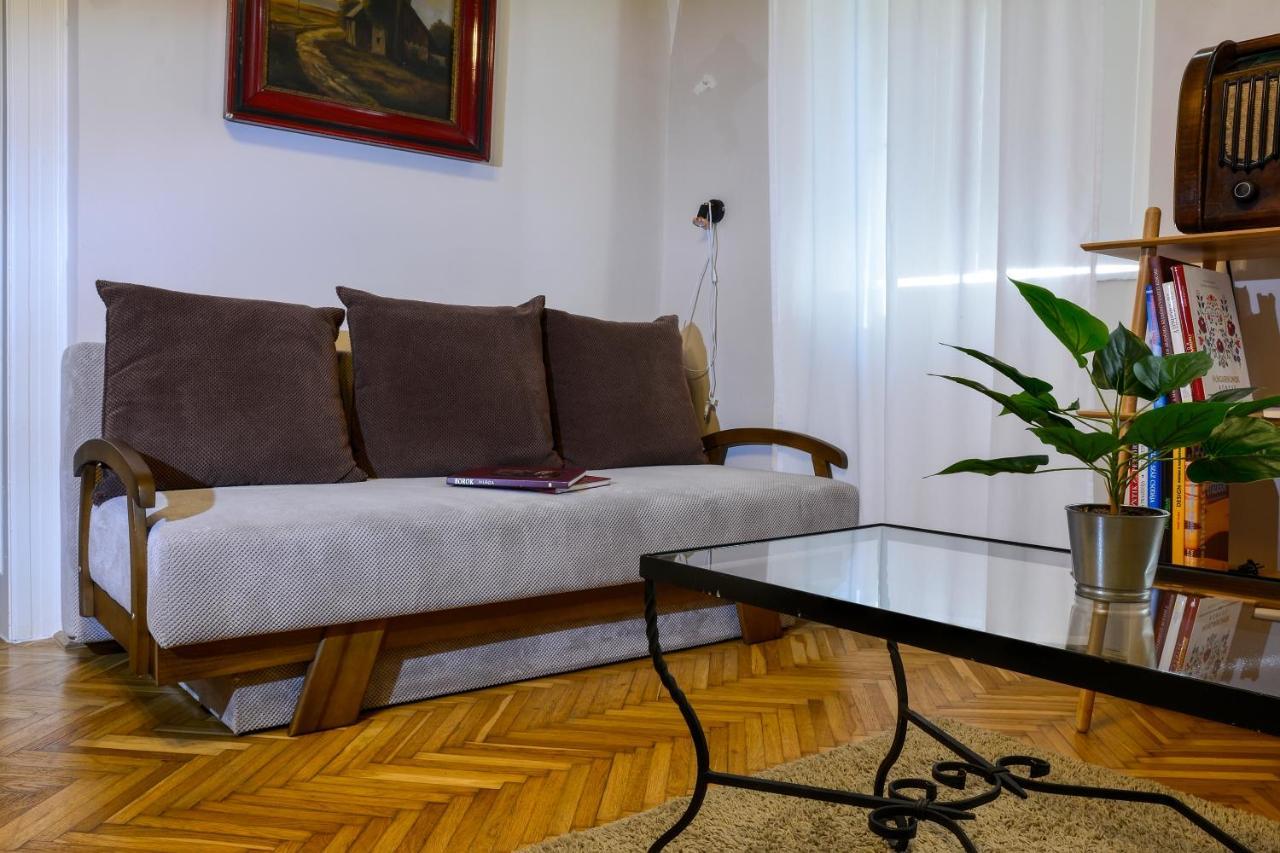 Demetrovics Udvarhaz Eger Luaran gambar