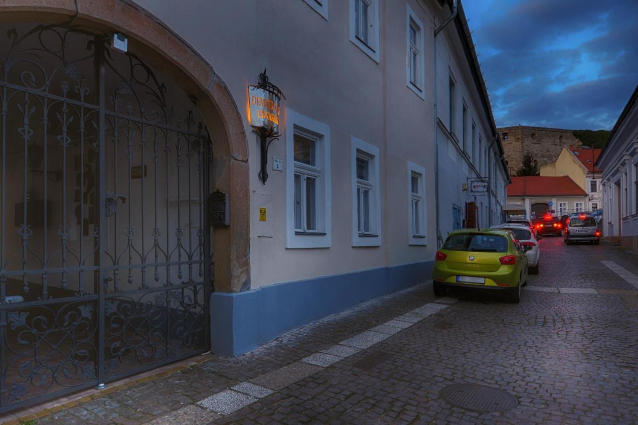 Demetrovics Udvarhaz Eger Luaran gambar