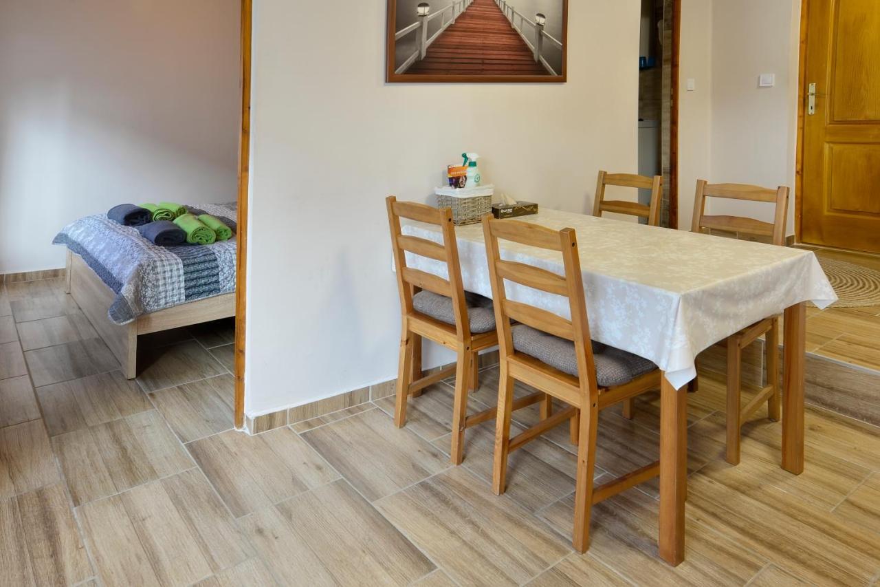 Demetrovics Udvarhaz Eger Luaran gambar
