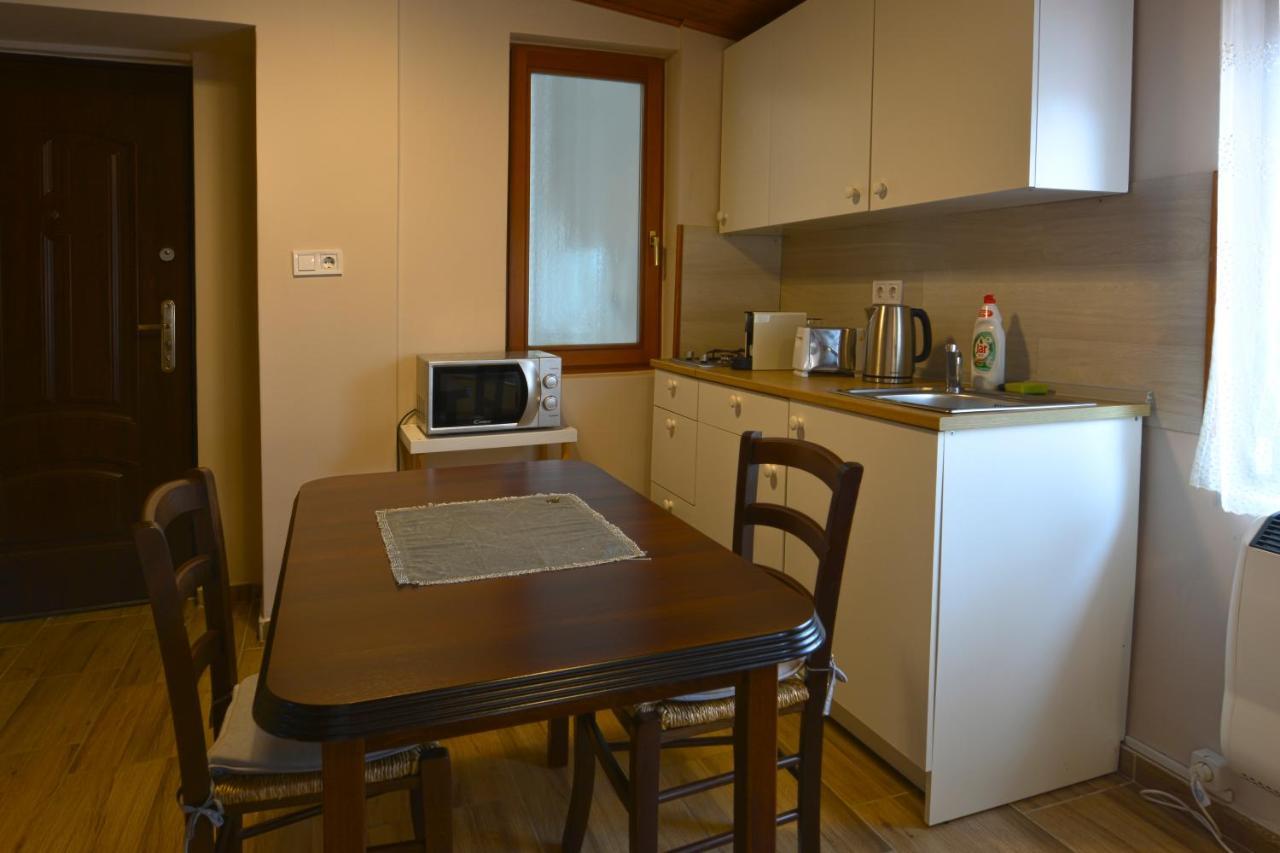 Demetrovics Udvarhaz Eger Luaran gambar